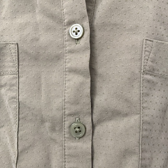 Women’s Chico’s Olive Green Long Sleeve Button Down Top Size 1 EUC - Picture 4 of 8